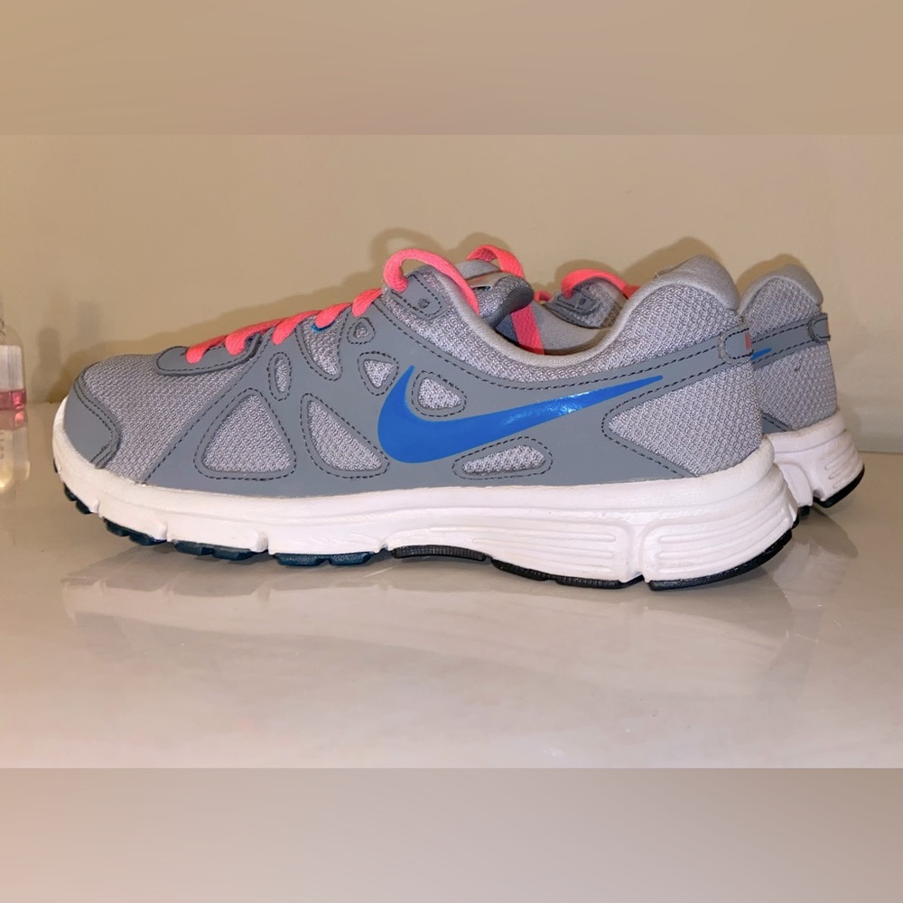 Nike Revolution 2 Wolf Grey Turquoise Pink size 8